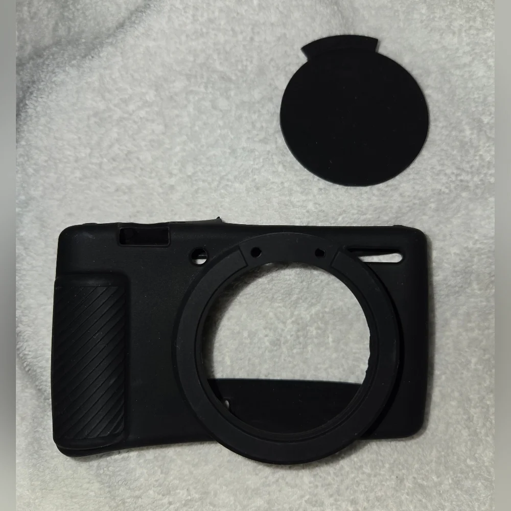 Black Camera Silicone Case with Lens Cap